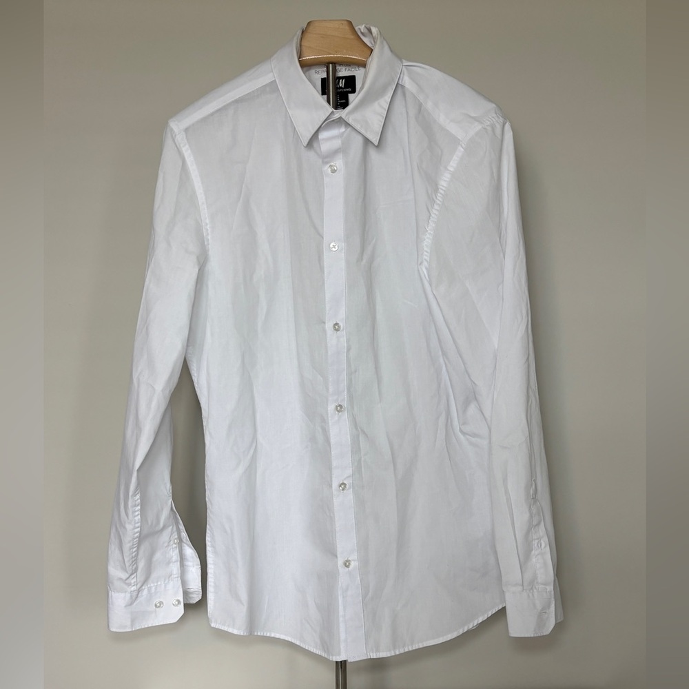 Men’s H&M Easy Iron Slim Fit White Button Down (Medium)
